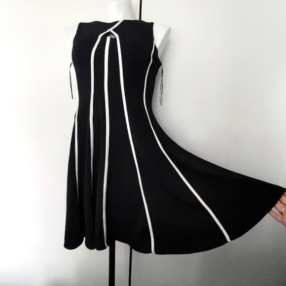 Keyhole Black and White Sleeveless Dress size 12 - Picture 4 of 7